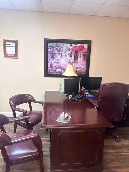 More Photos Of 825 E Southmore Ave, Pasadena Medical For Lease