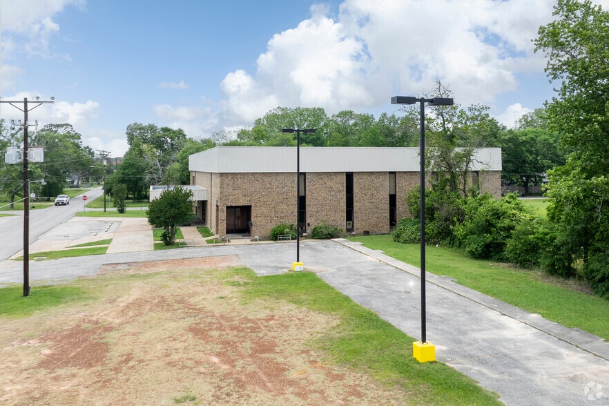 More Photos Of 510 River St, Cleveland Schools For Sale