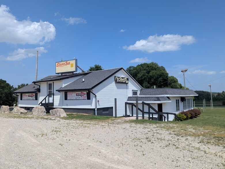 Primary Photo Of N1016 County Road L, Watertown Restaurant For Sale