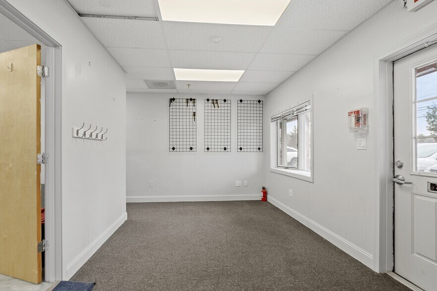 More Photos Of 200 Walnut St, Saugus Storefront Retail Office For Sale