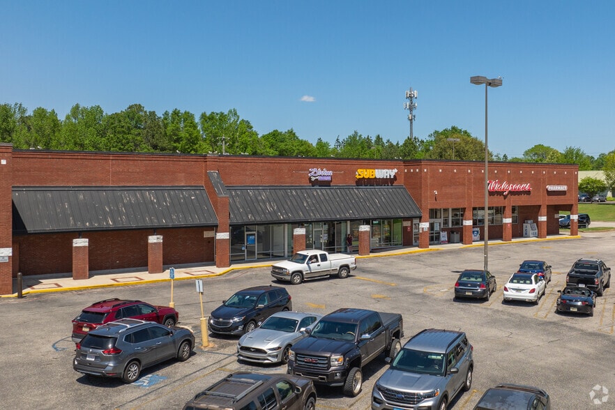 More Photos Of 9948 Airport Blvd, Mobile Supermarket For Lease
