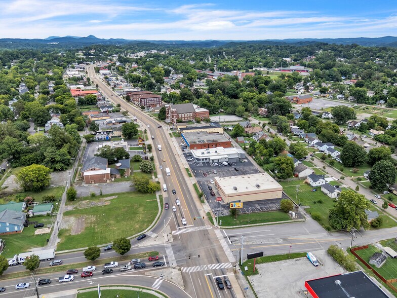 More Photos Of 2604 E Magnolia Ave, Knoxville Freestanding For Sale