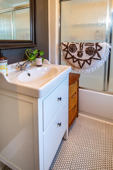 More Photos Of 100 W Cleveland St, Lafayette Office Residential For Sale