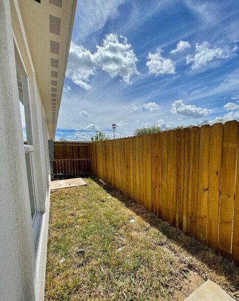 More Photos Of 449 Acacia, Alamo Apartments For Sale