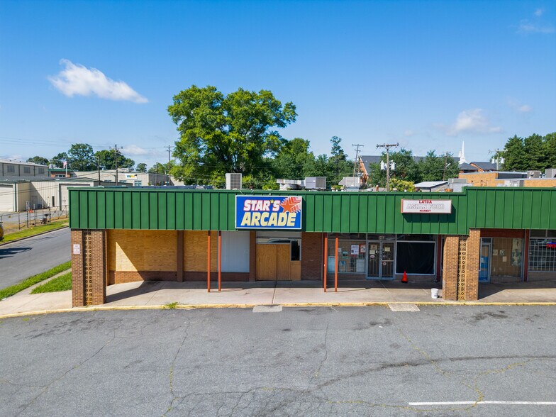 More Photos Of 3401 Brookshire Blvd, Charlotte Unknown For Lease