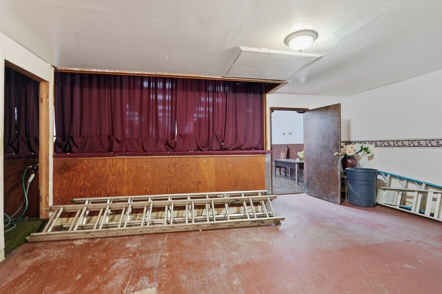 More Photos Of 1142-1148 Broadway, Camden Flex For Sale