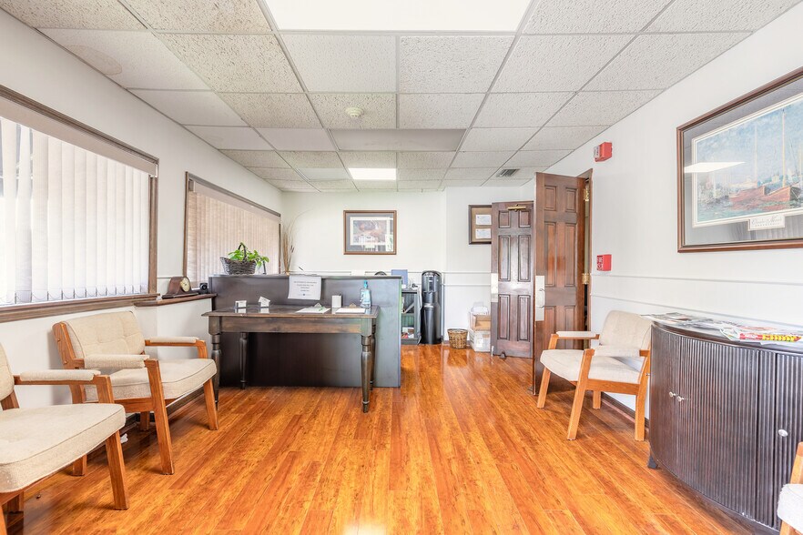 More Photos Of 213 Silver Beach Ave, Daytona Beach Office For Sale