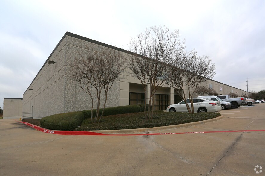 More Photos Of 1100 Valwood Pky, Carrollton Distribution For Lease