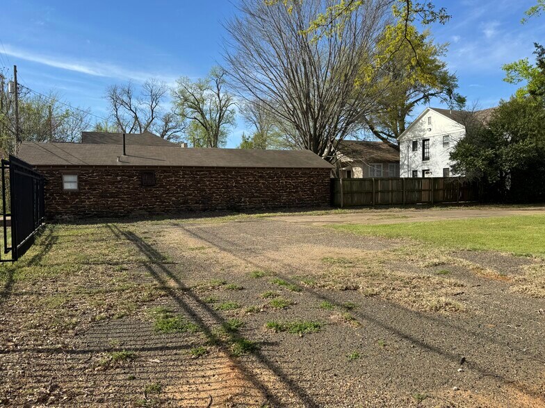 More Photos Of 436 S Fannin Ave, Tyler Office Residential For Sale