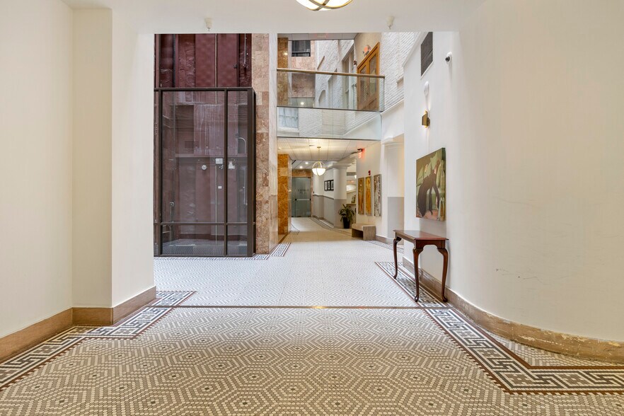 More Photos Of 76 N Pearl St, Albany Apartments For Lease
