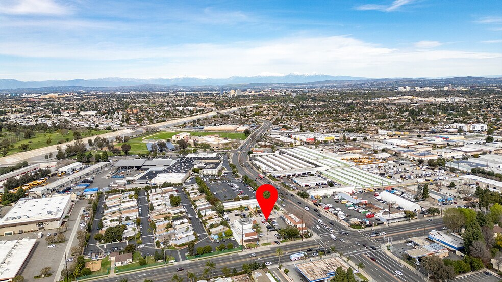 More Photos Of 2715 W 1st St, Santa Ana Unknown For Lease