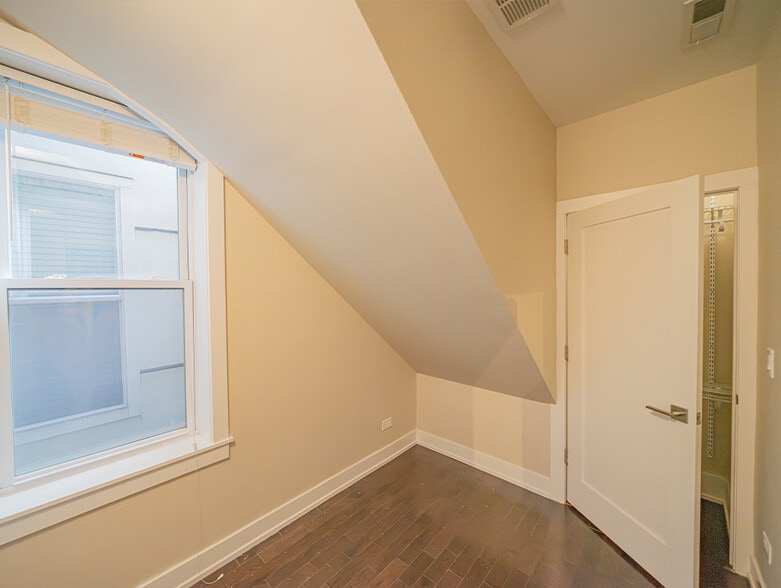 More Photos Of 1246 N Artesian Ave, Chicago Apartments For Sale