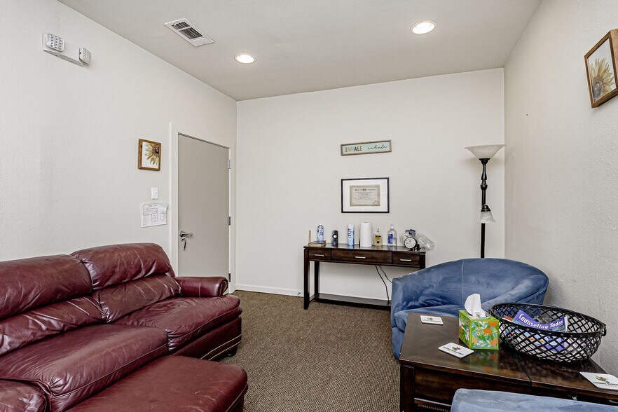 More Photos Of 673 E Airport Ave, Baton Rouge Office Residential For Sale