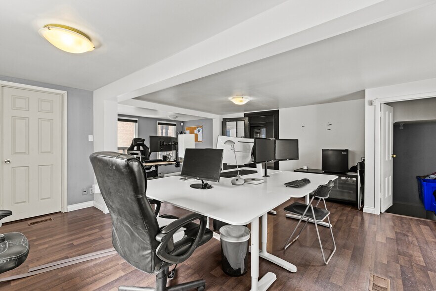 More Photos Of 196 King St, St Catharines Office For Sale