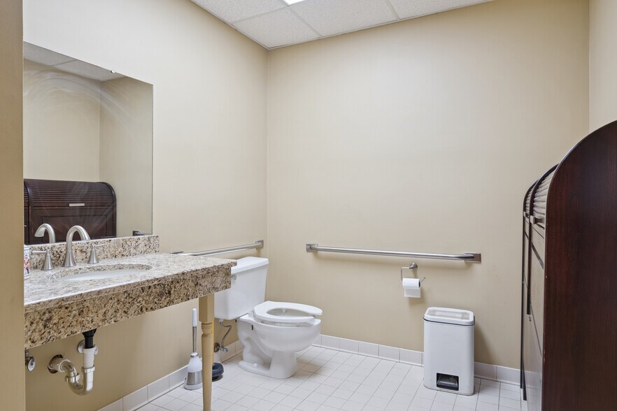More Photos Of 1181 N Milford Rd, Milford Medical For Lease
