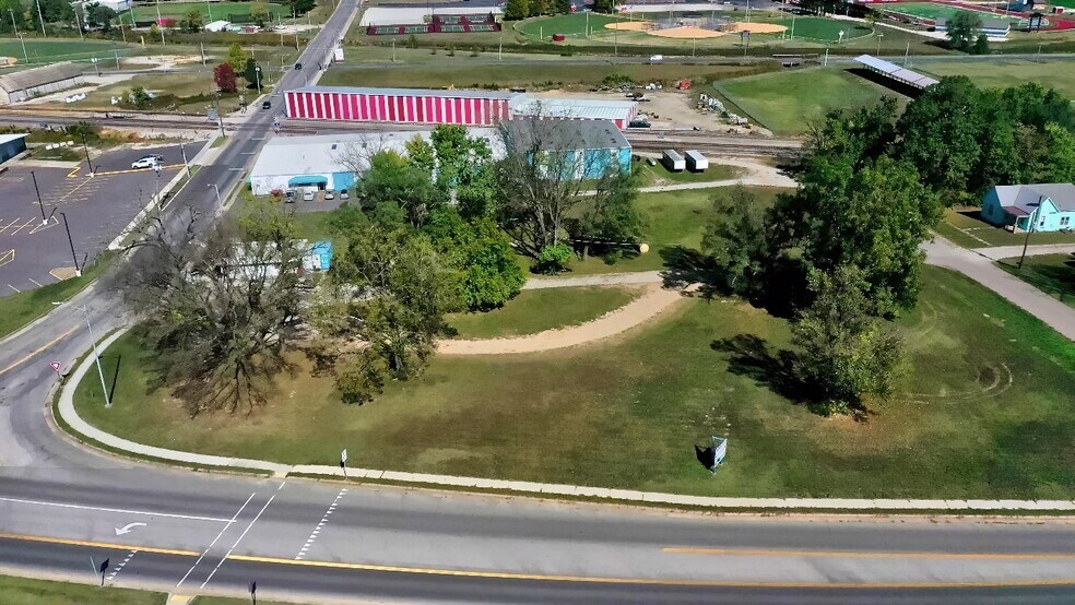 More Photos Of 134 N Howell Ave, West Plains Industrial For Sale