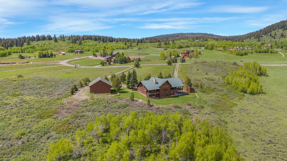 More Photos Of 1665 Whisper Ridge Rd, Ashton Hotel For Sale