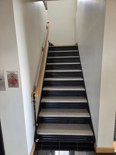 More Photos Of 210 E Fayette St, Syracuse Office For Sale