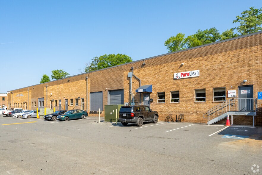 More Photos Of 901-929 S Pickett St, Alexandria Unknown For Lease