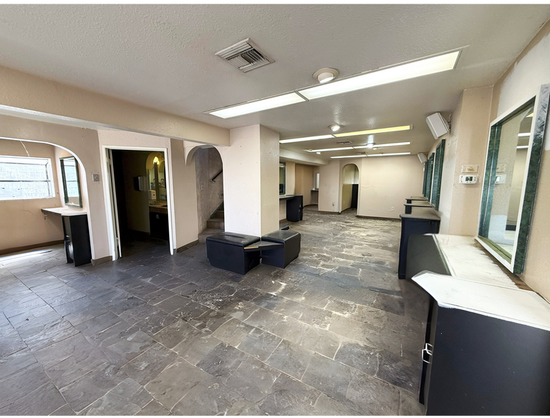 More Photos Of 94 N Baldwin Ave, Sierra Madre Medical For Sale