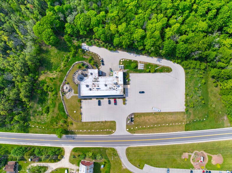 More Photos Of 8103 WI-42 Hwy, Egg Harbor General Retail For Sale