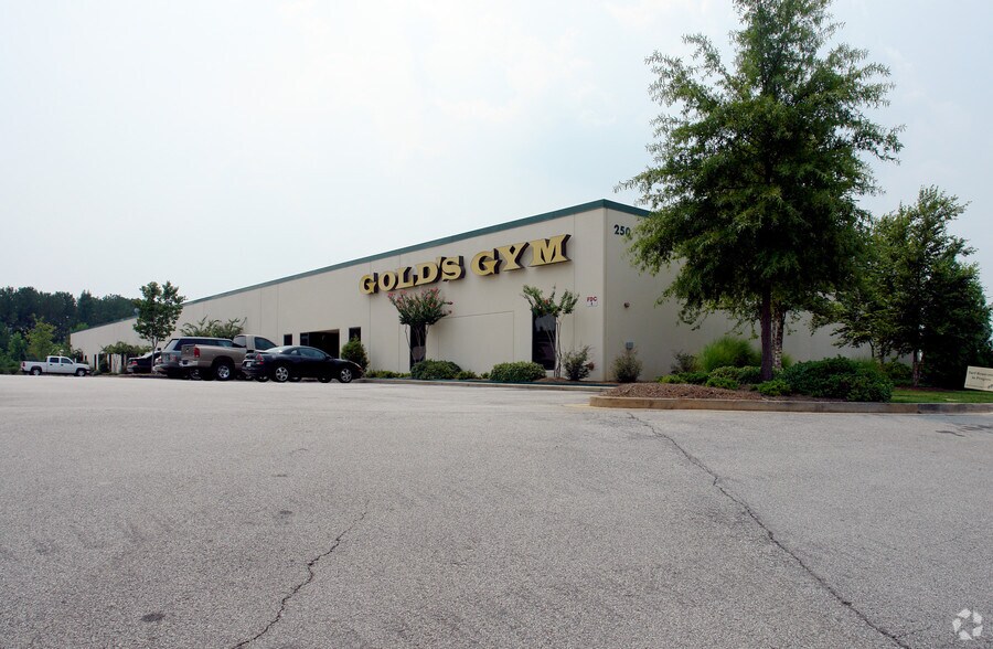 More Photos Of 250 Business Center Dr, Stockbridge Health Club For Lease