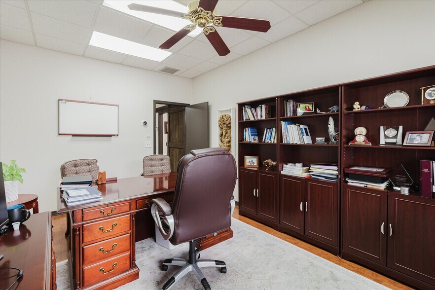 More Photos Of 611 Druid Rd E, Clearwater Office For Sale
