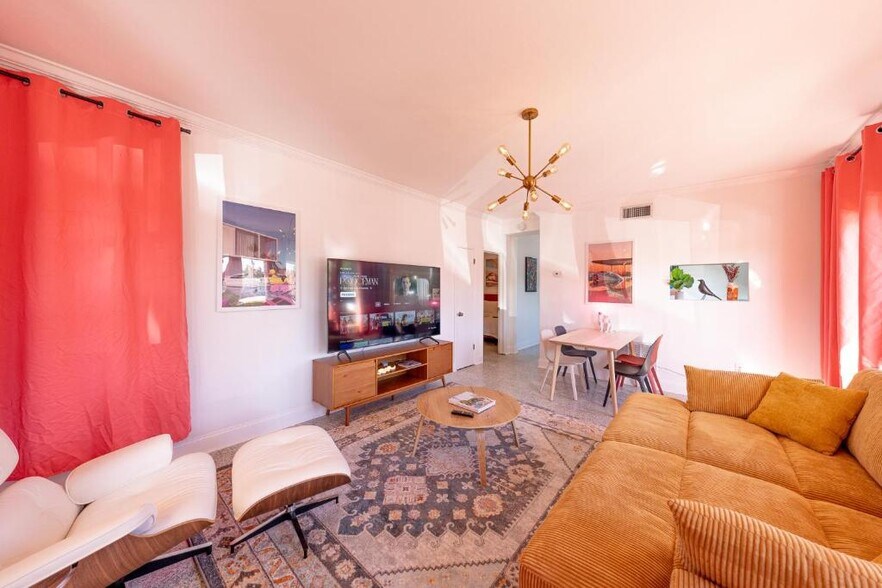 More Photos Of 648 Poinsettia Ave, Clearwater Beach Hotel For Sale