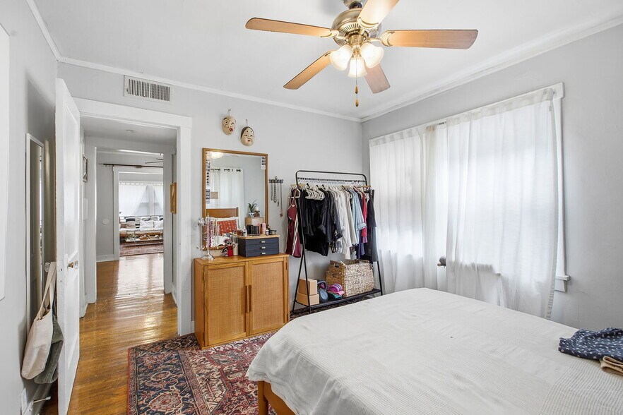 More Photos Of 1109 W 40th St, Kansas City Apartments For Sale
