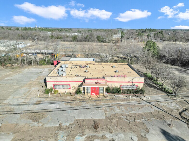 More Photos Of 2512 Erwin city, Tyler Light Distribution For Sale