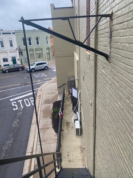 More Photos Of 145 Riley St, Dundee Storefront Retail Office For Sale