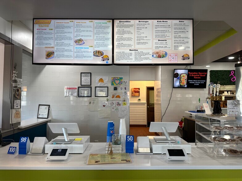 More Photos Of 900 Riverside Dr, East Peoria Restaurant For Sale