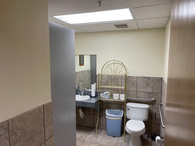 More Photos Of 4475 W 58th Ave, Arvada Light Distribution For Sale