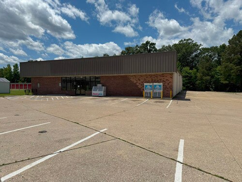 Primary Photo Of 303 NW Loop 436, Carthage Freestanding For Sale
