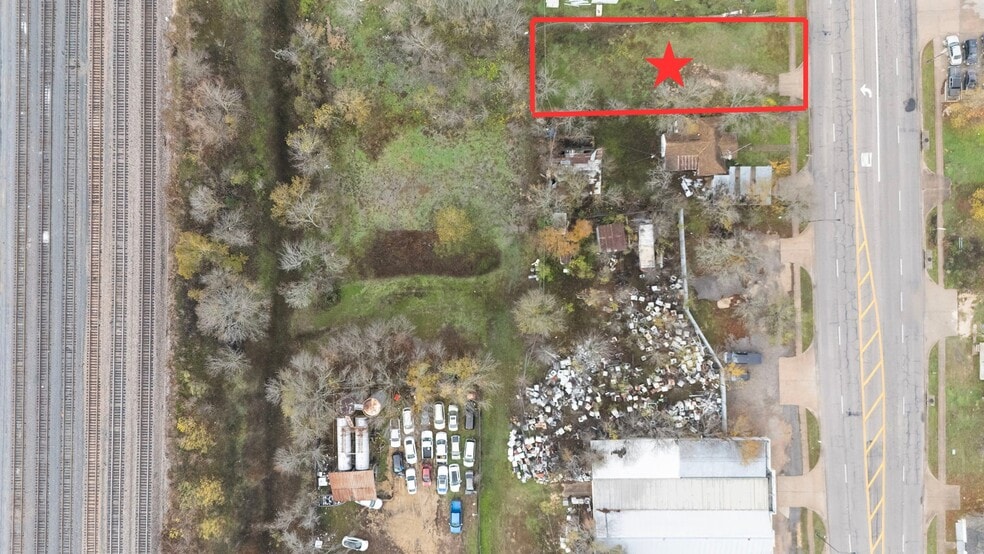 More Photos Of 921 W 2nd St, Taylor Land For Sale