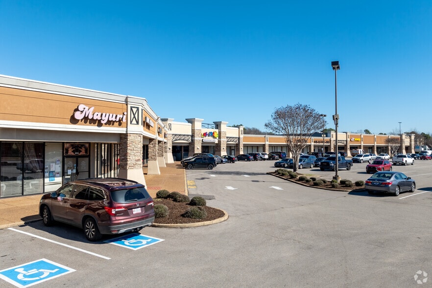 More Photos Of 6500-6550 Quince Rd, Memphis Unknown For Lease