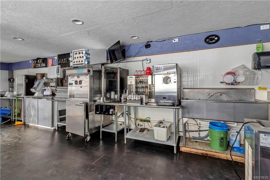 More Photos Of 9950 Rochester Rd, Middleport Drive In Movie For Sale