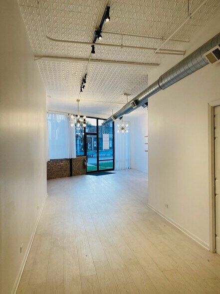 More Photos Of 4663-4669 N Manor Ave, Chicago Storefront Retail Residential For Lease