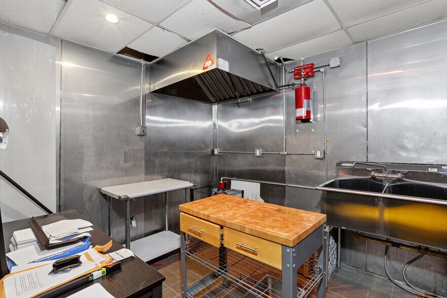 More Photos Of 6 Saint Marks Pl, New York Storefront For Sale