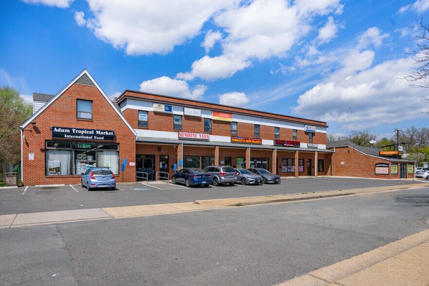 Primary Photo Of 8332 Richmond Hwy, Alexandria Storefront For Lease