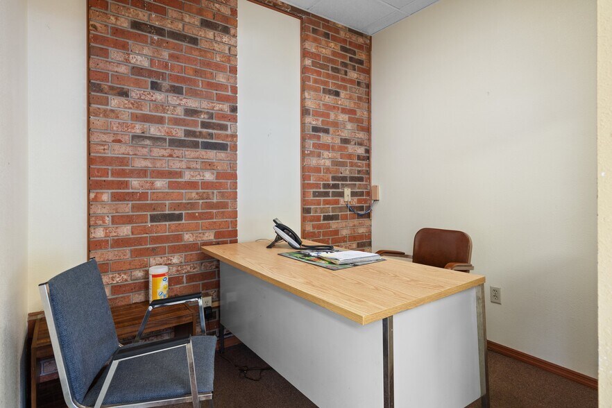 More Photos Of 1601 W Main St, Inverness Auto Dealership For Sale