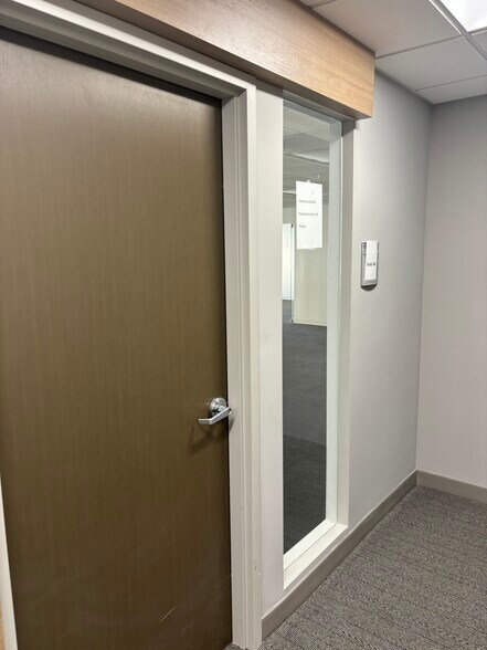 More Photos Of 1701 Ponce De Leon Blvd, Coral Gables Office For Lease