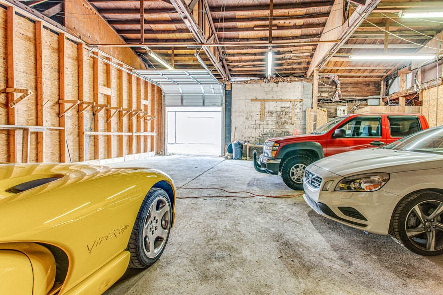 More Photos Of 400 Railroad St, Pittsburgh Warehouse For Lease