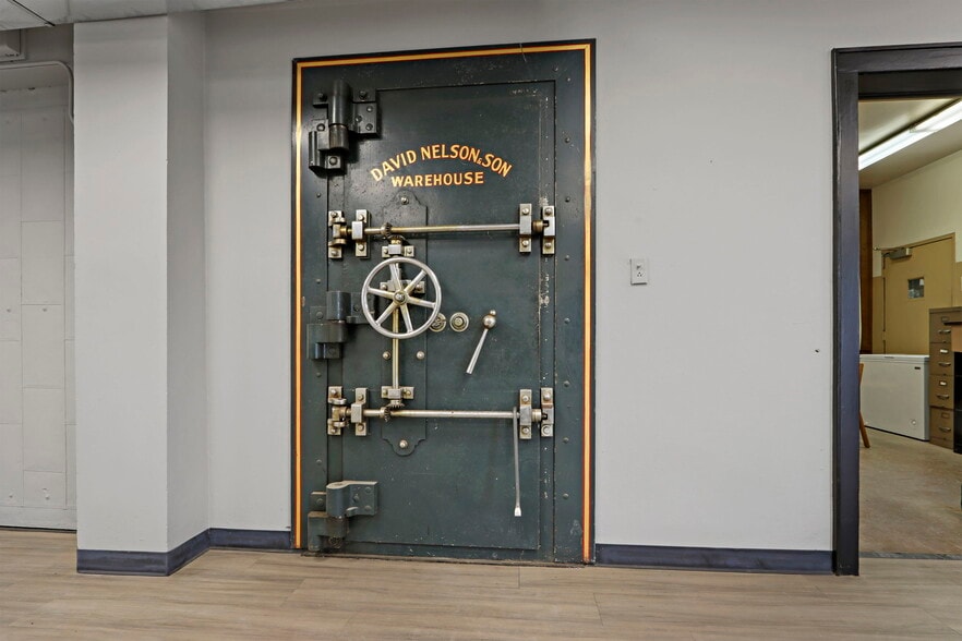 More Photos Of 1346 54th St, Kenosha Warehouse For Sale