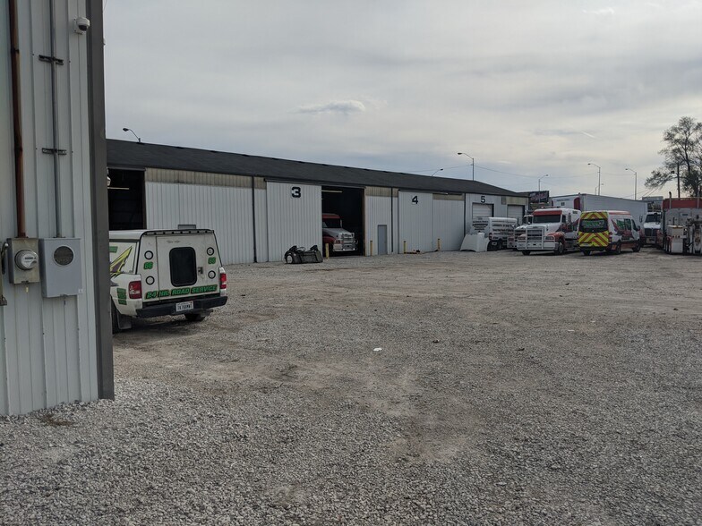 More Photos Of 800 N 3rd St, Terre Haute Warehouse For Lease