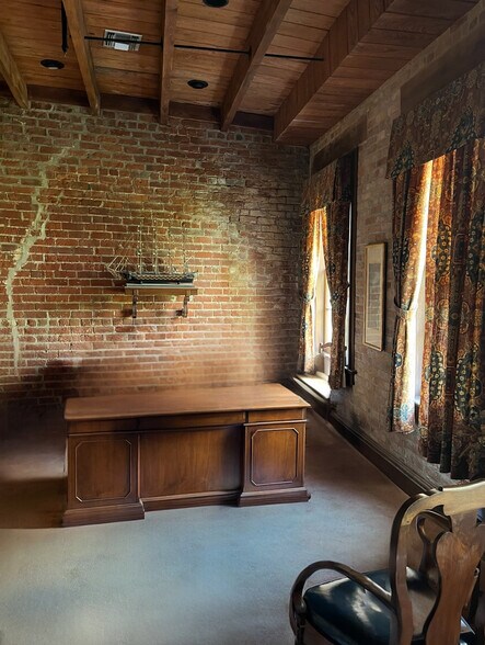More Photos Of 328 Lafayette St, New Orleans Loft Creative Space For Sale