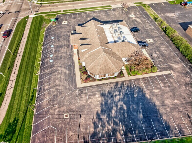 More Photos Of 1964 N Lakeman Dr, Bellbrook Medical For Sale