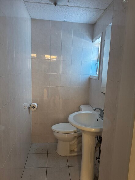 More Photos Of 310-316 Colfax Ave, Clifton Warehouse For Lease