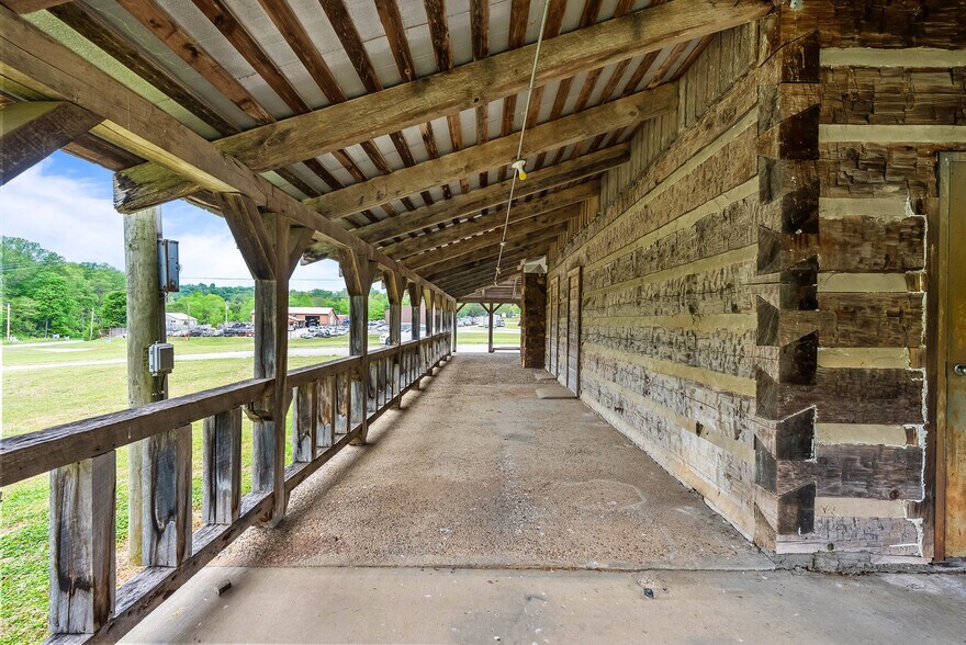 More Photos Of 2350 Squire Boone SW rd, Mauckport General Retail For Lease