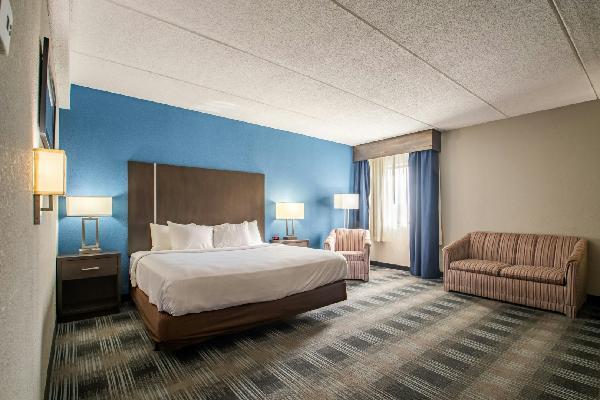 More Photos Of 17550 Rosbough Blvd, Middleburg Heights Hotel For Sale